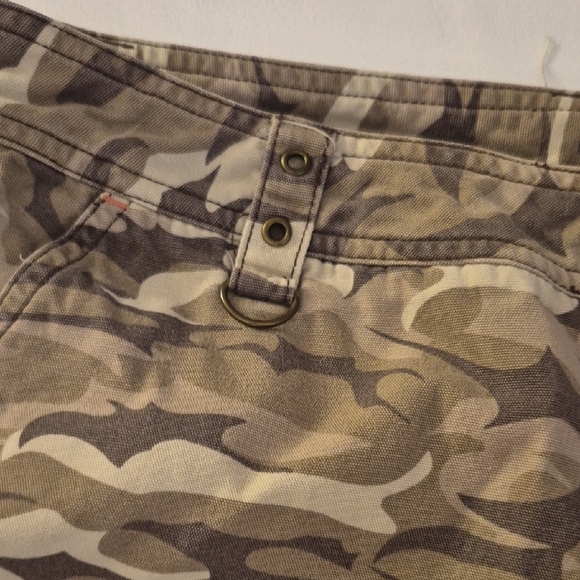 Harley-Davidson Desert Camo Capris - Picture 4 of 8